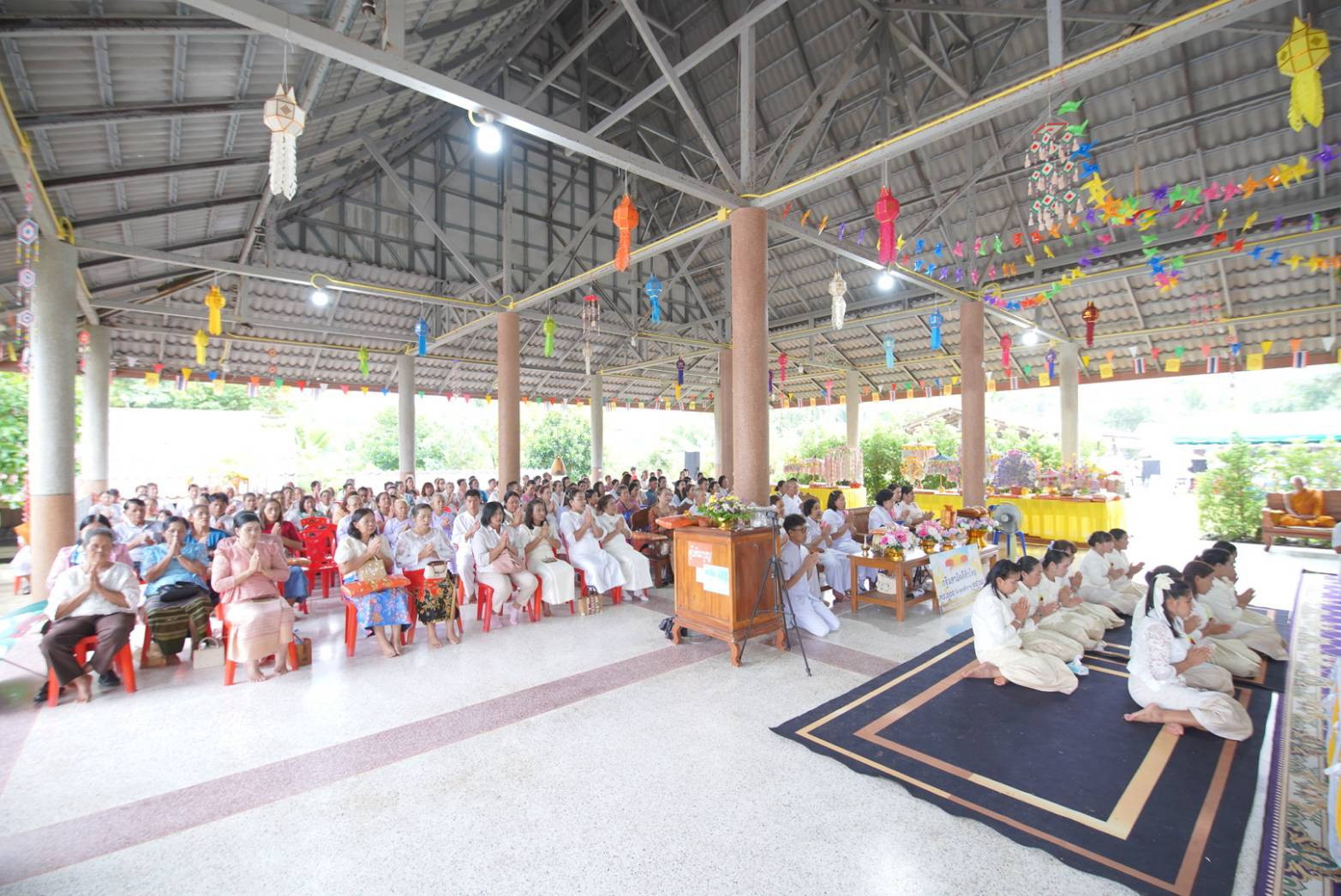 ภาพร่วมพิธีกรรมสำนักสงฆ์อินทรีย์ทอง