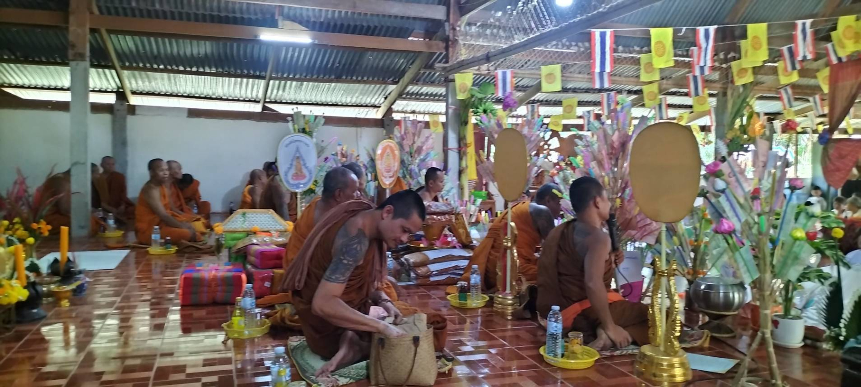 ภาพร่วมพิธีกรรมวัดศรีชมภู