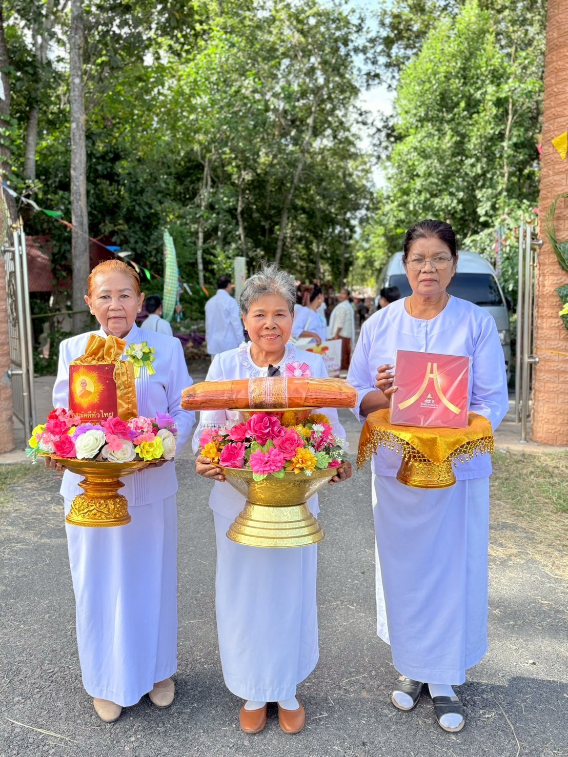 ภาพร่วมพิธีกรรมวัดป่าสันติธรรม