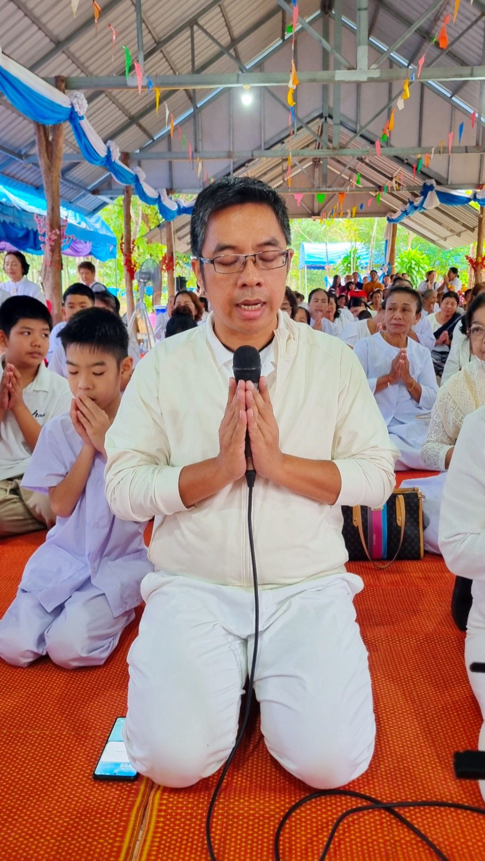 ภาพร่วมพิธีกรรมศูนย์ปฏิบัติธรรมโพธิ์ไทรแก้ว