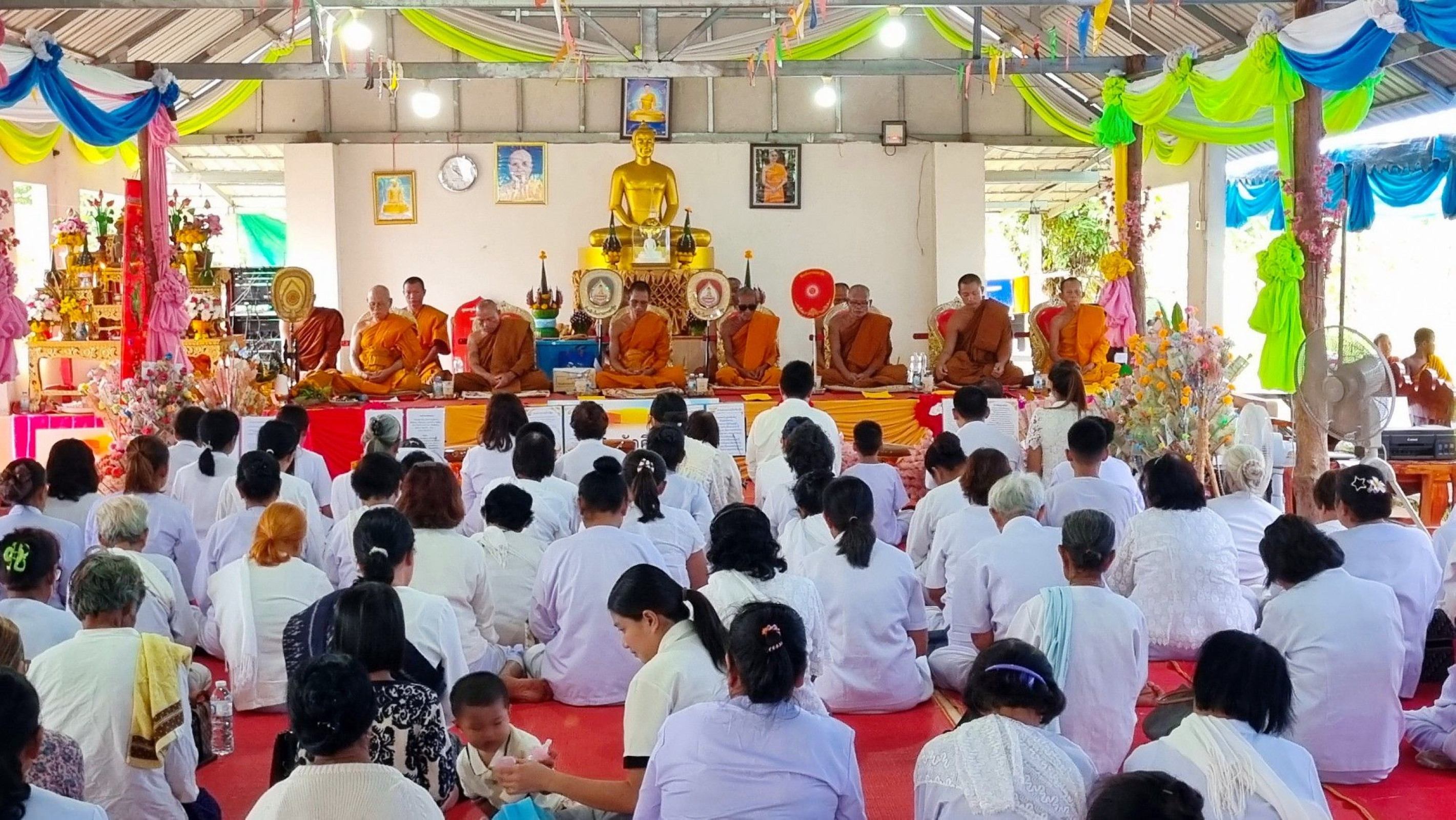 ภาพร่วมพิธีกรรมศูนย์ปฏิบัติธรรมโพธิ์ไทรแก้ว