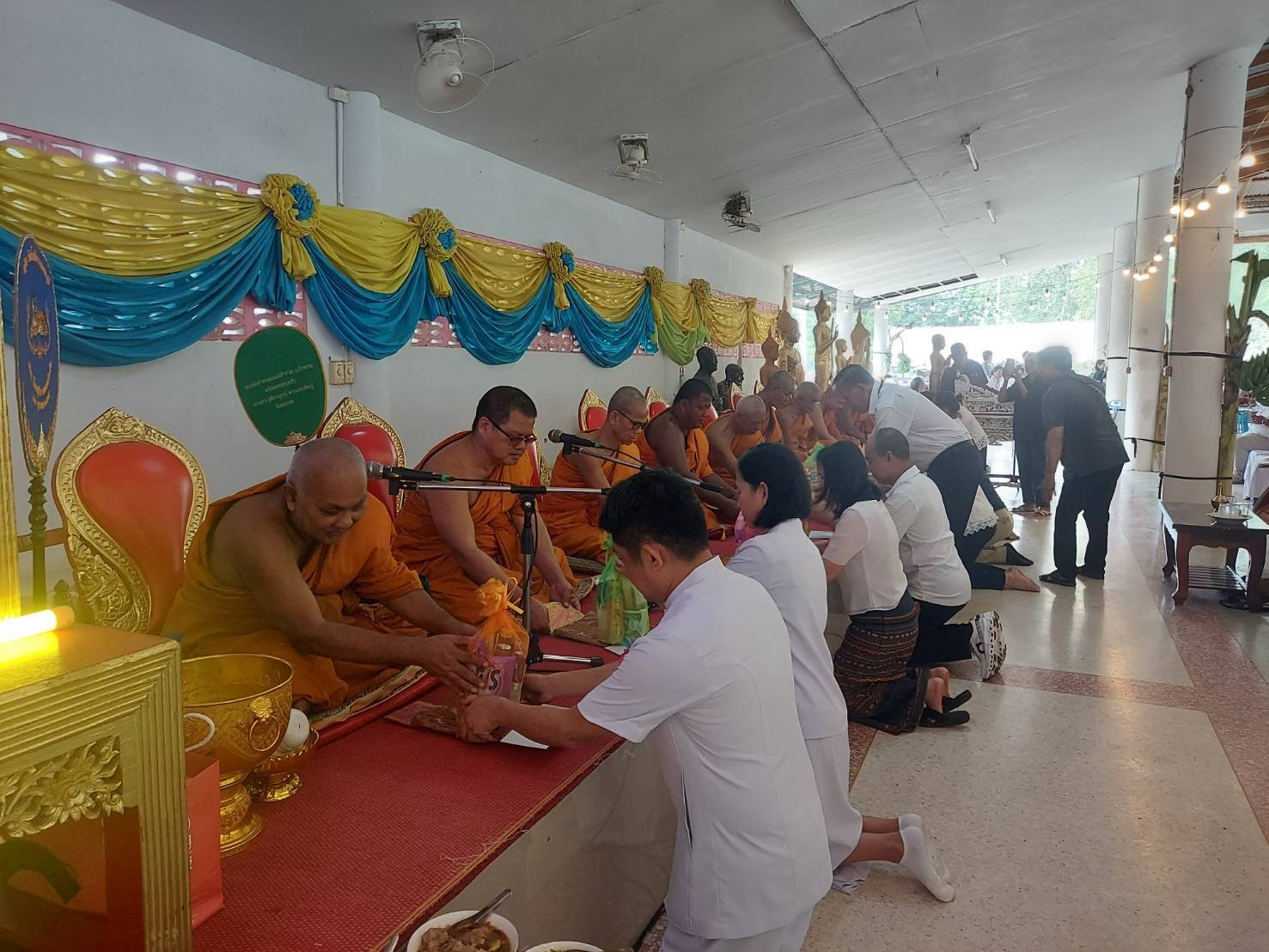 ภาพร่วมพิธีกรรมวัดถ้ำเสือ