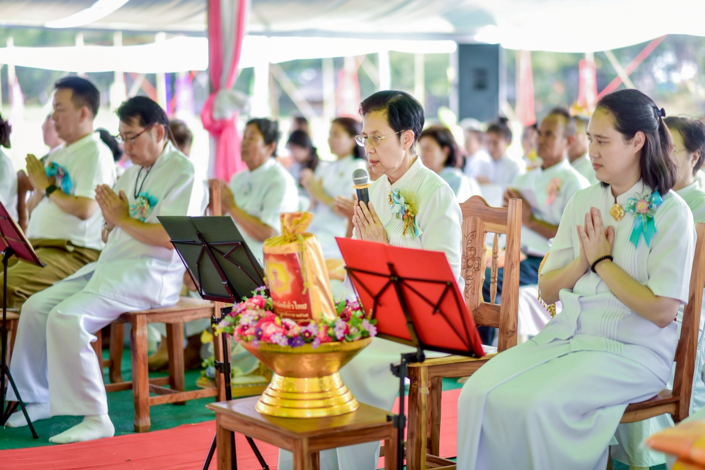 ภาพกล่าวคำถวายกฐินศูนย์ปฏิบัติธรรมแก้วมงคลสกลนคร (หนองหาร)