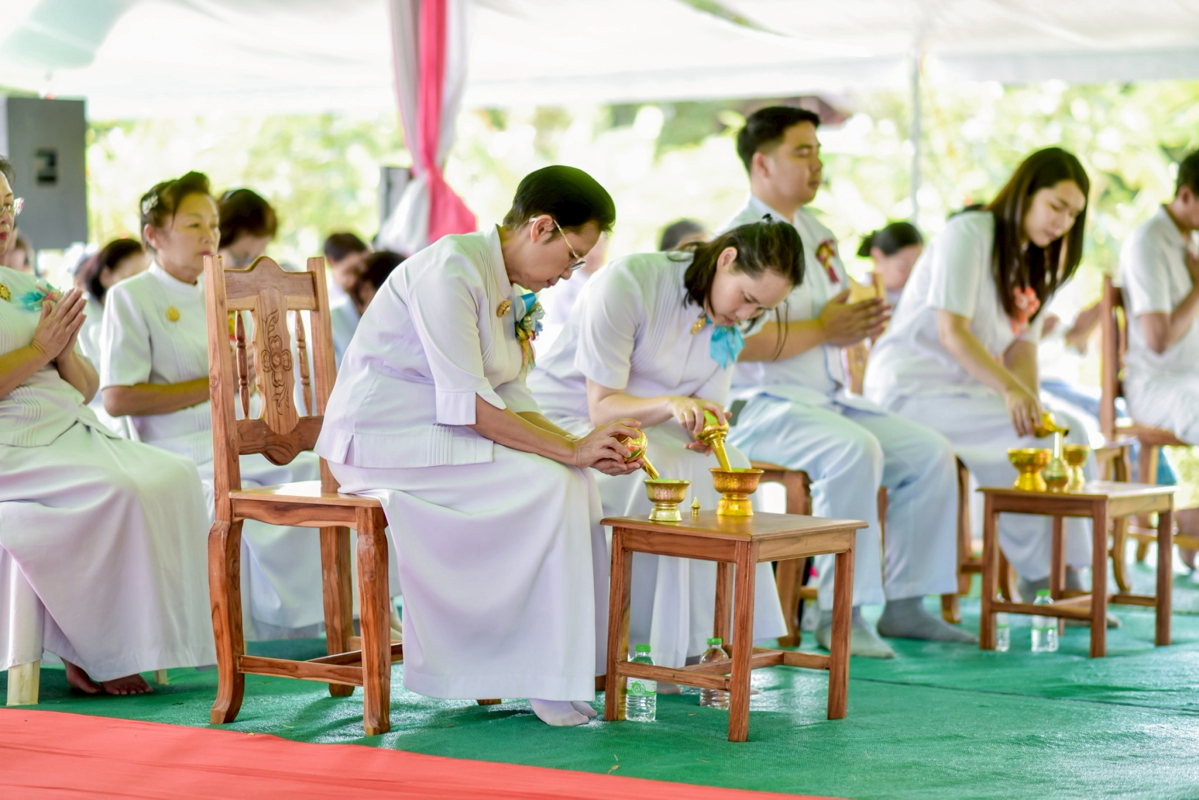 ภาพร่วมพิธีกรรมศูนย์ปฏิบัติธรรมแก้วมงคลสกลนคร (หนองหาร)