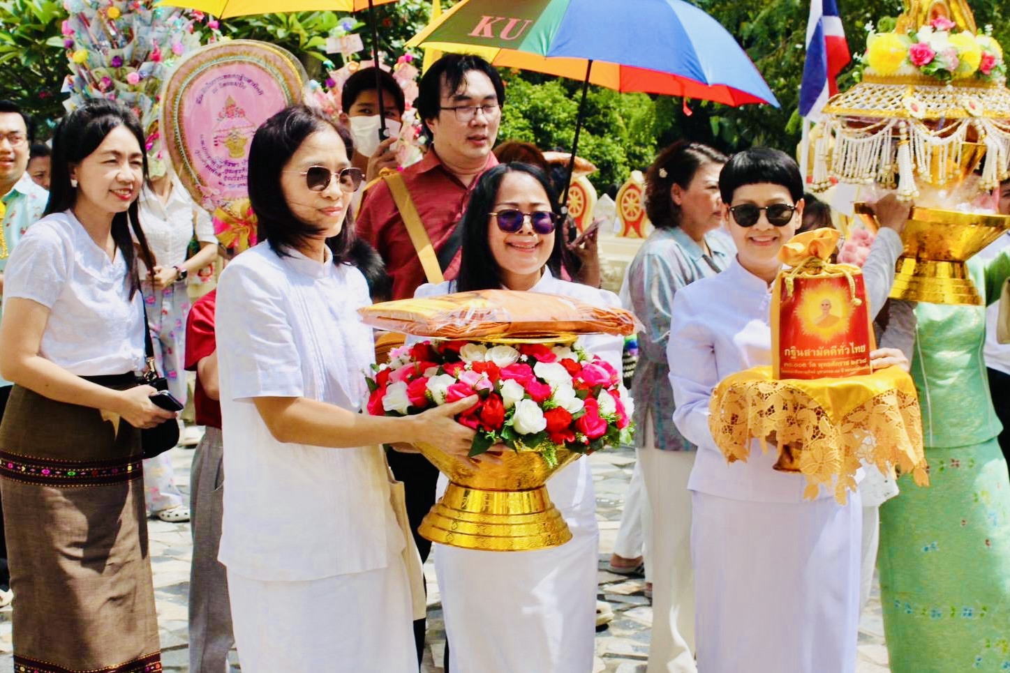 ภาพร่วมพิธีกรรมวัดจอมบึง