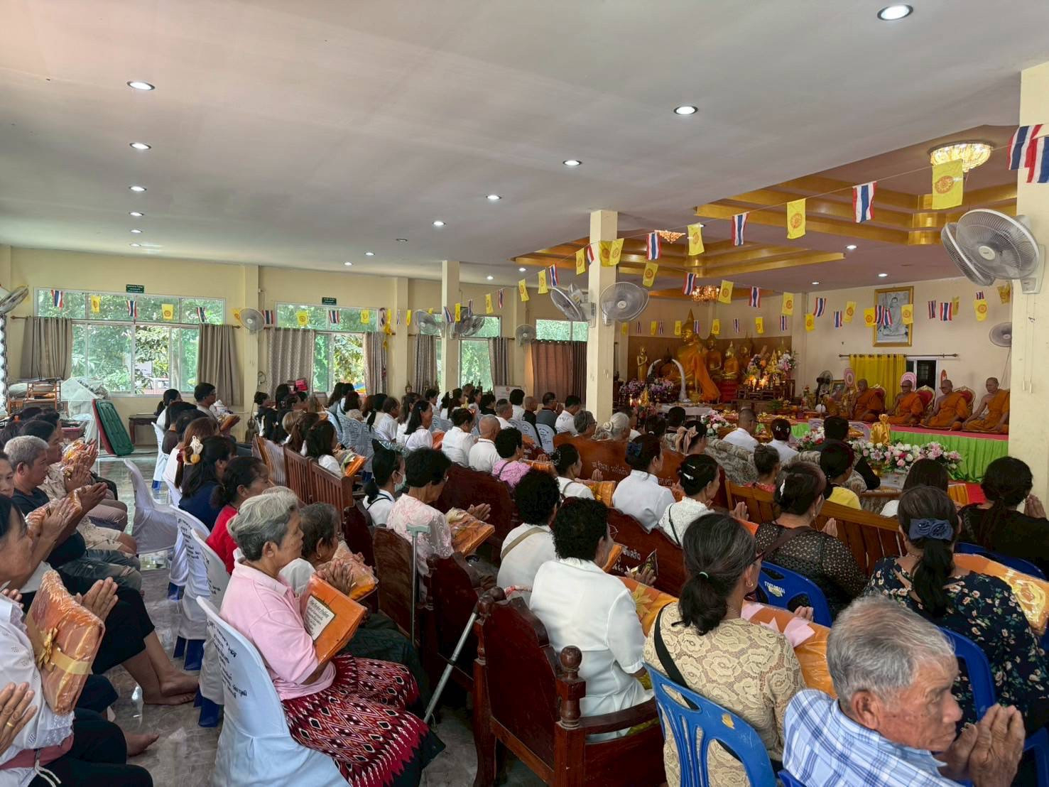 ภาพร่วมพิธีกรรมวัดท่าม่วง