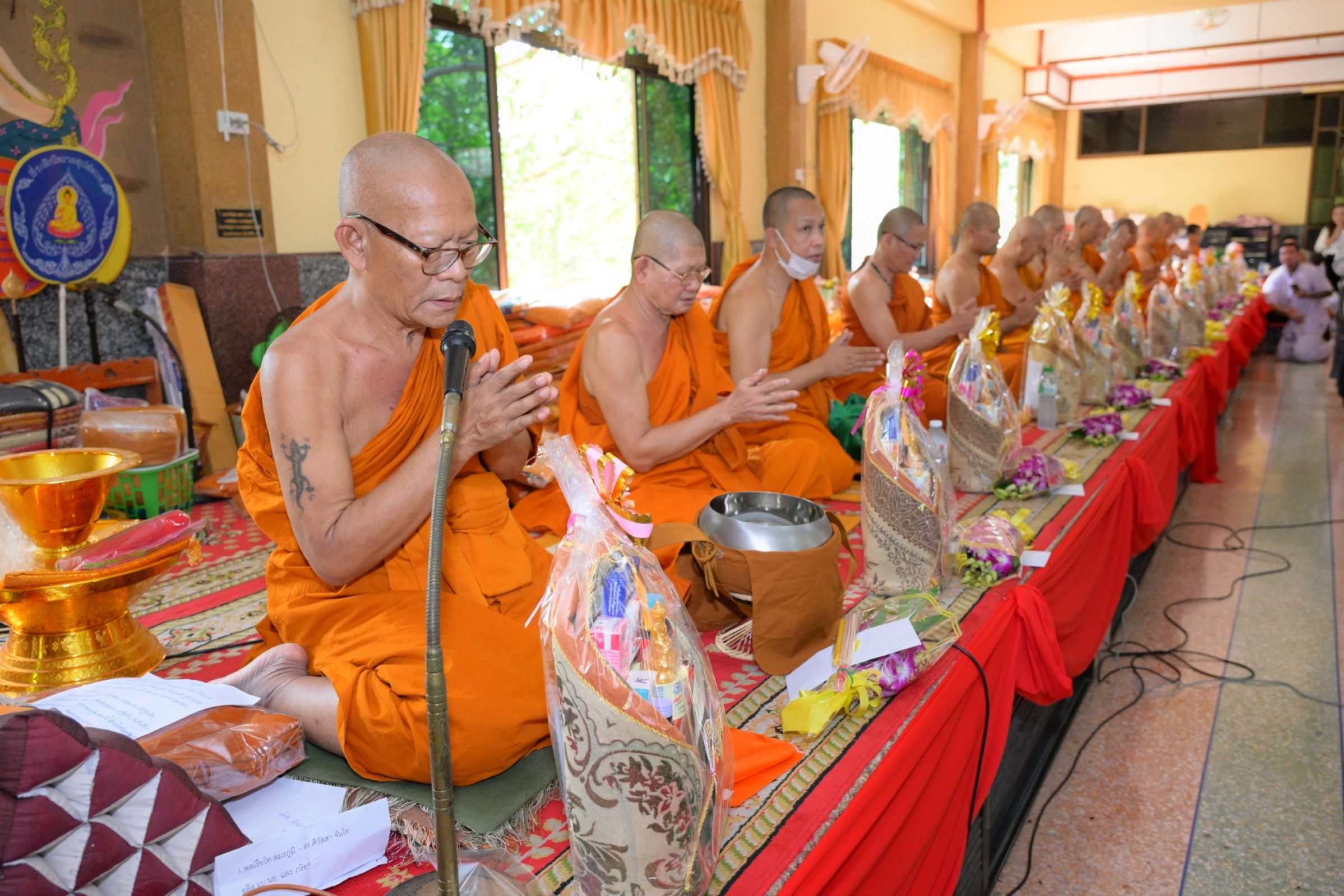 ภาพร่วมพิธีกรรมสำนักปฏิบัติธรรมเขาพลอย