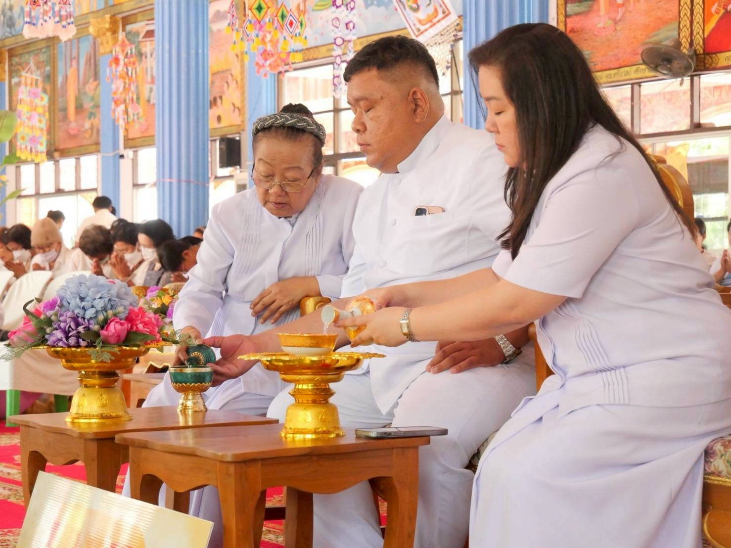 ภาพร่วมพิธีกรรมวัดห้วยปราบ