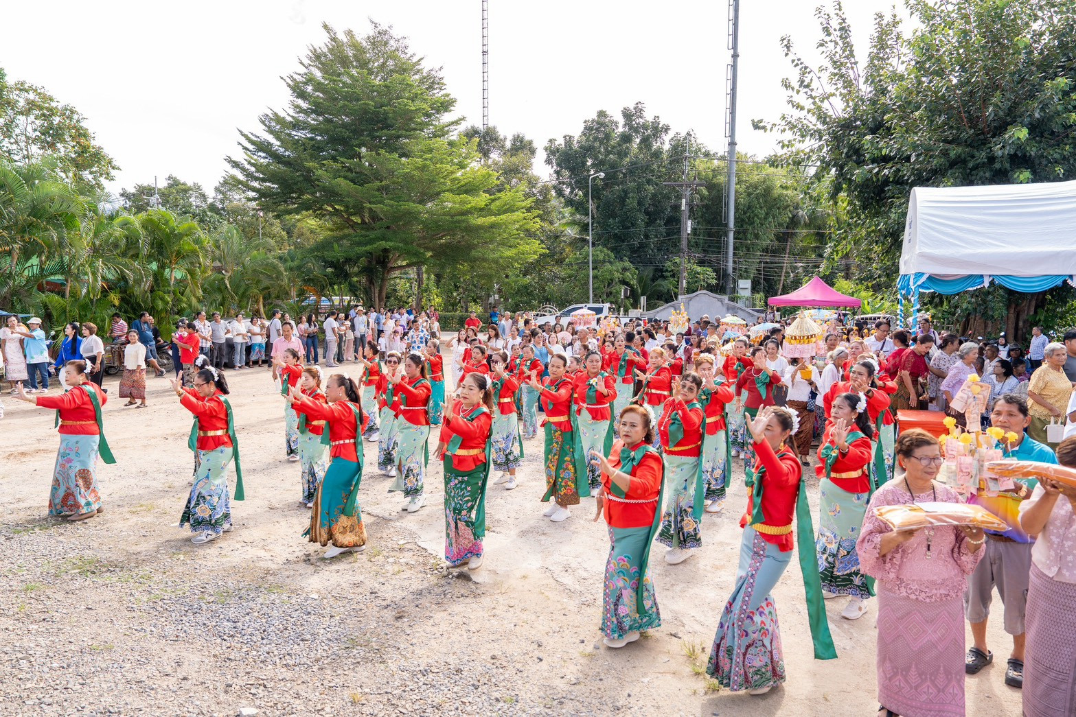 ภาพร่วมพิธีกรรมวัดเวฬุวันเหมืองทวด