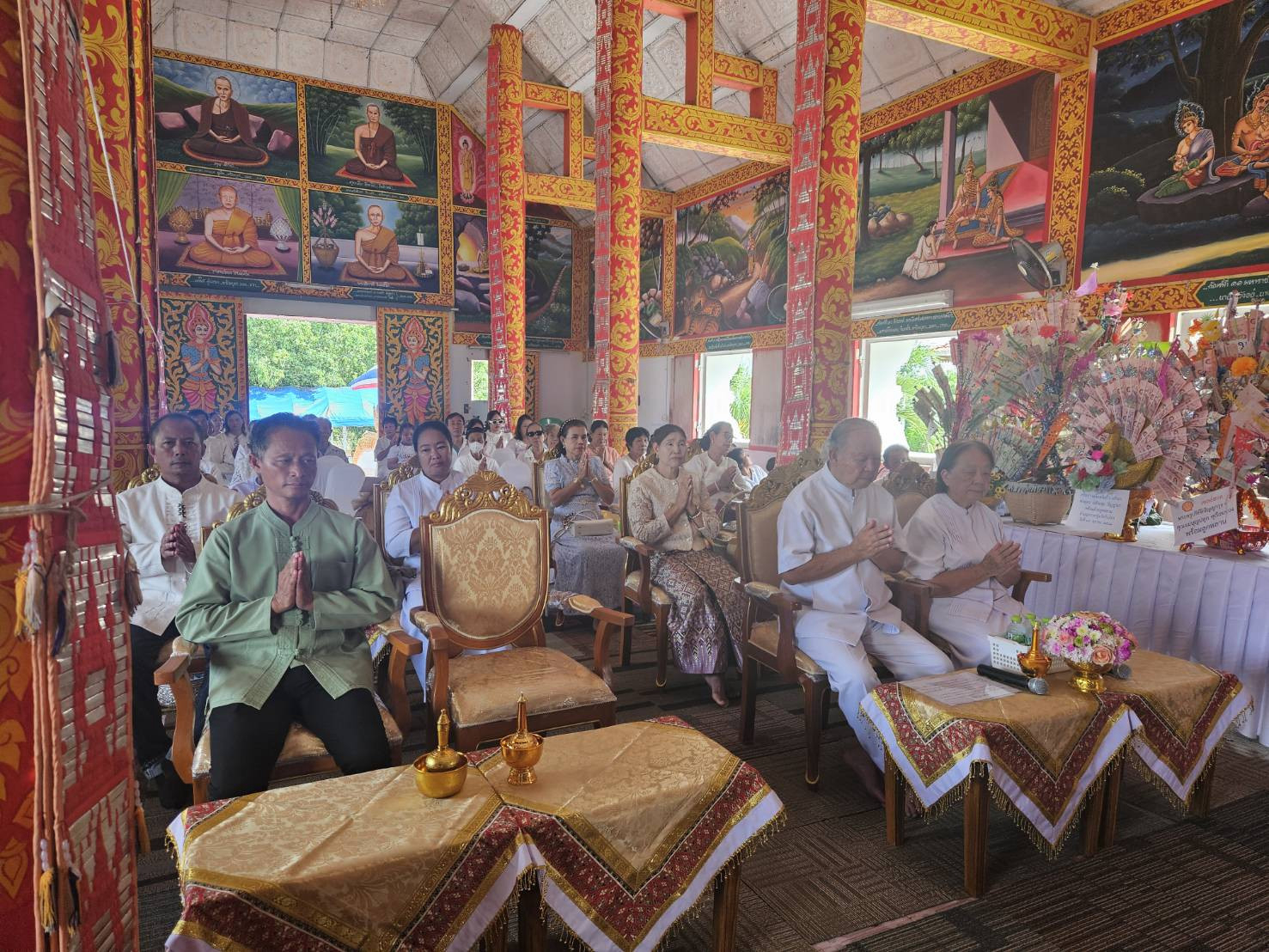 ภาพร่วมพิธีกรรมวัดบ้านโป่ง