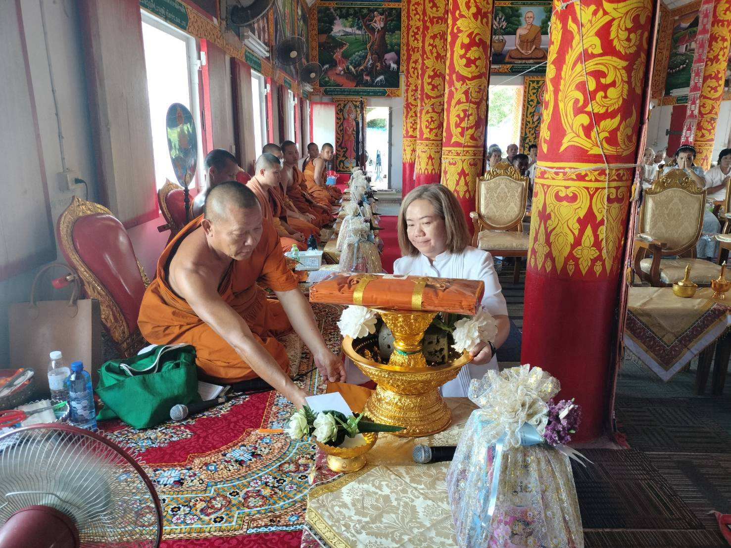 ภาพร่วมพิธีกรรมวัดบ้านโป่ง