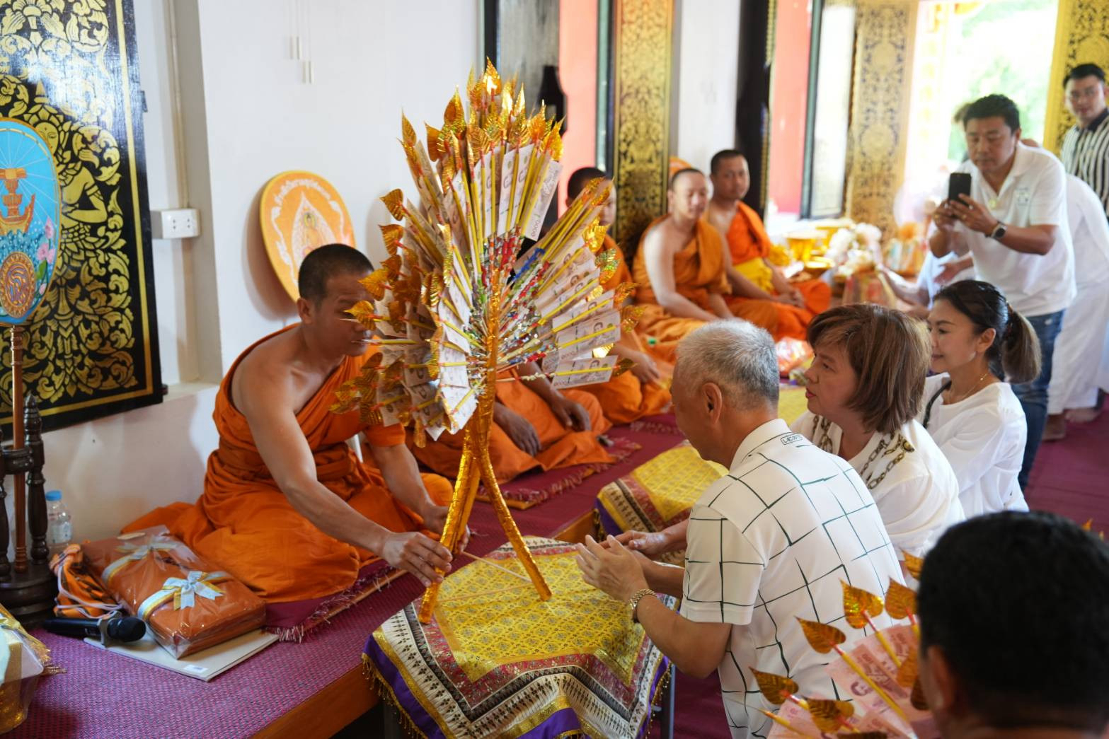 ภาพร่วมพิธีกรรมวัดตีนตก