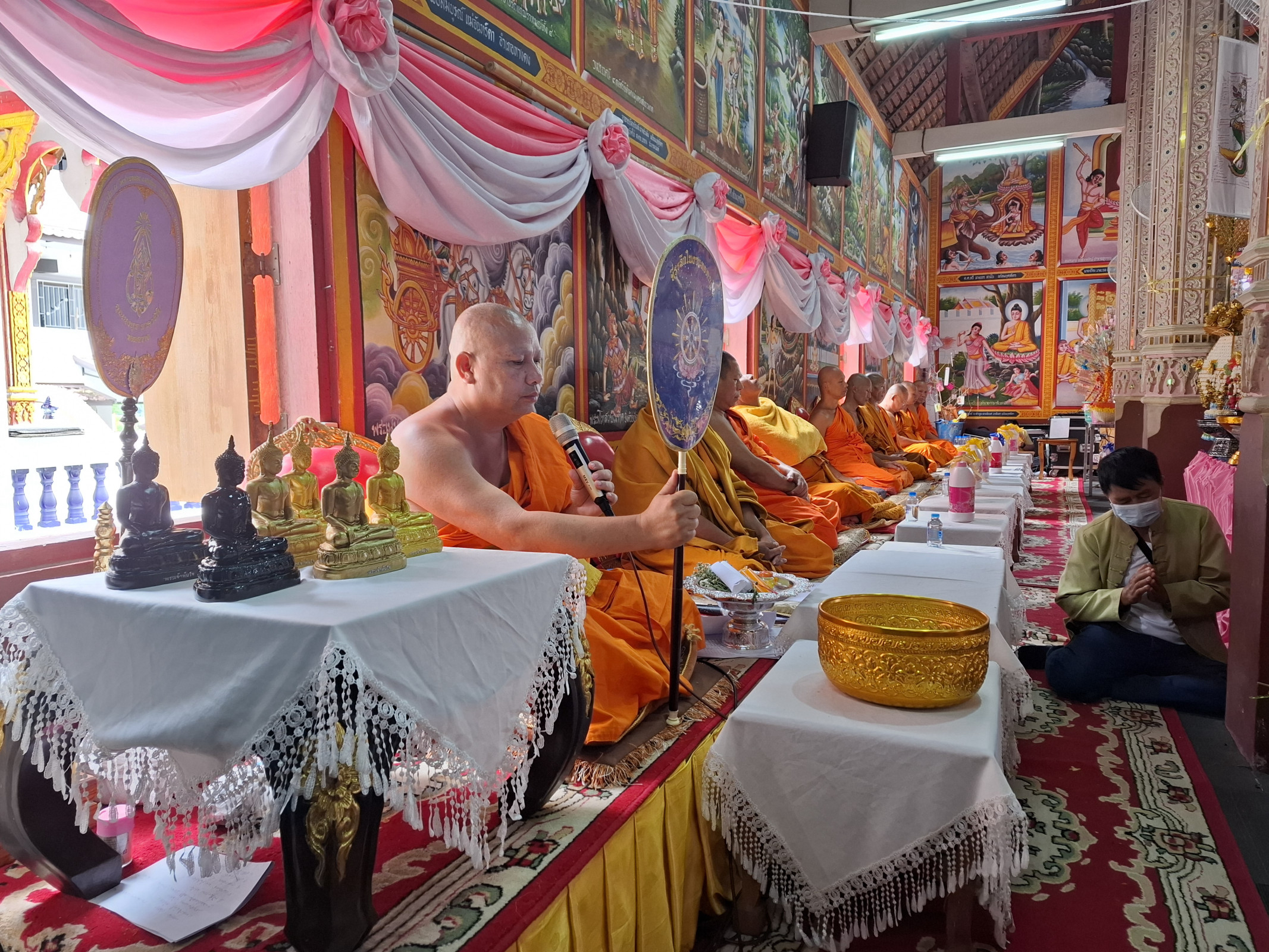 ภาพร่วมพิธีกรรมวัดบ้านหลวง