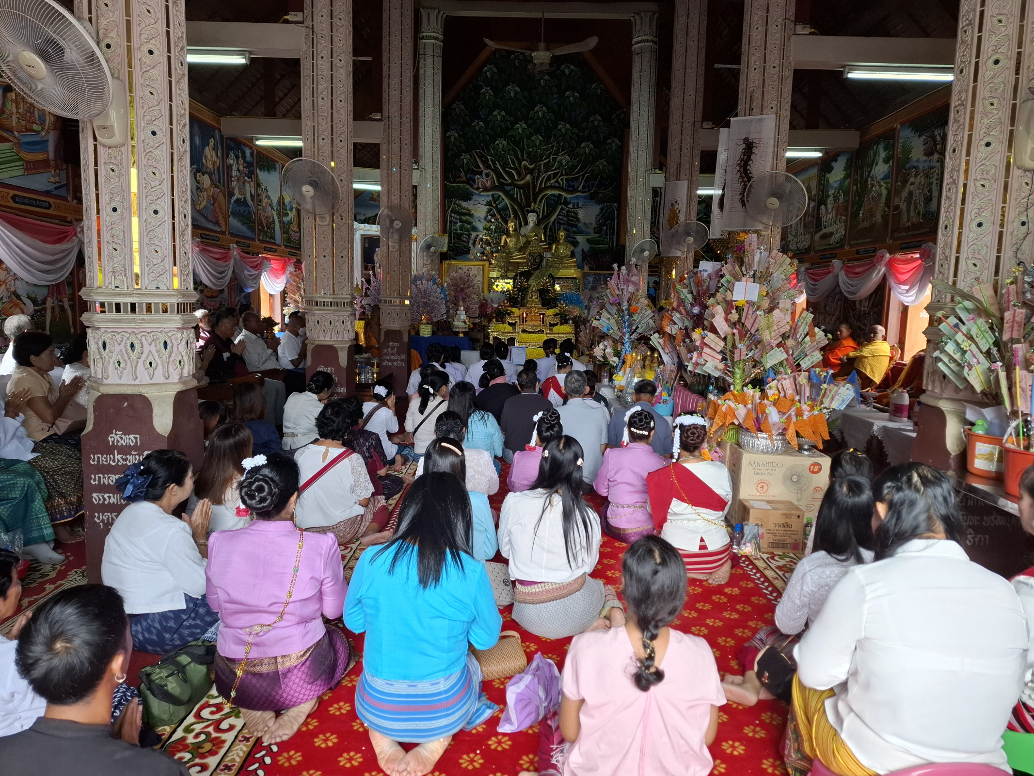 ภาพร่วมพิธีกรรมวัดบ้านหลวง