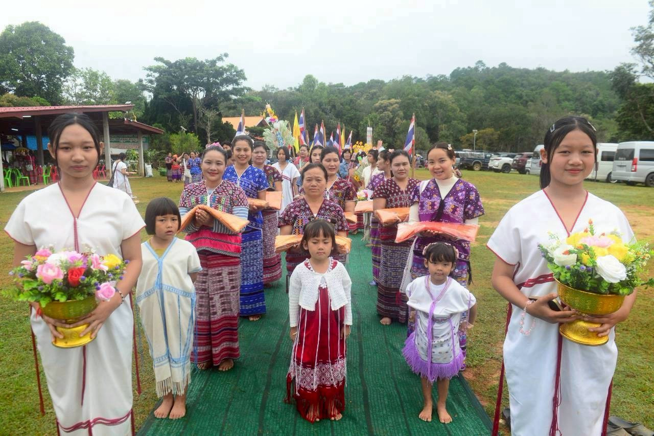 ภาพร่วมพิธีกรรมวัดยองกือ