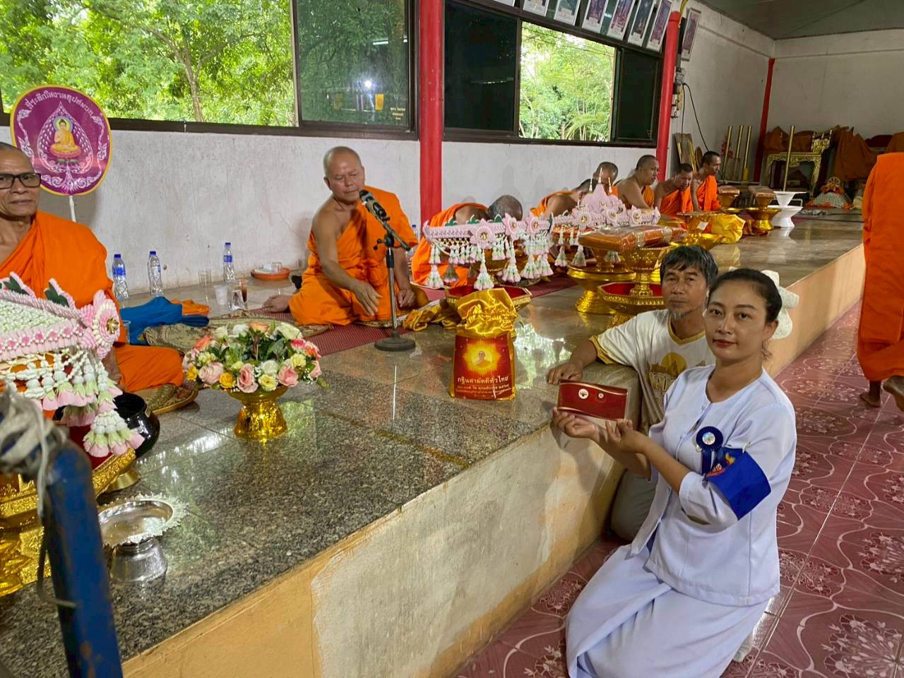 ภาพร่วมพิธีกรรมวัดเพชรชมภู