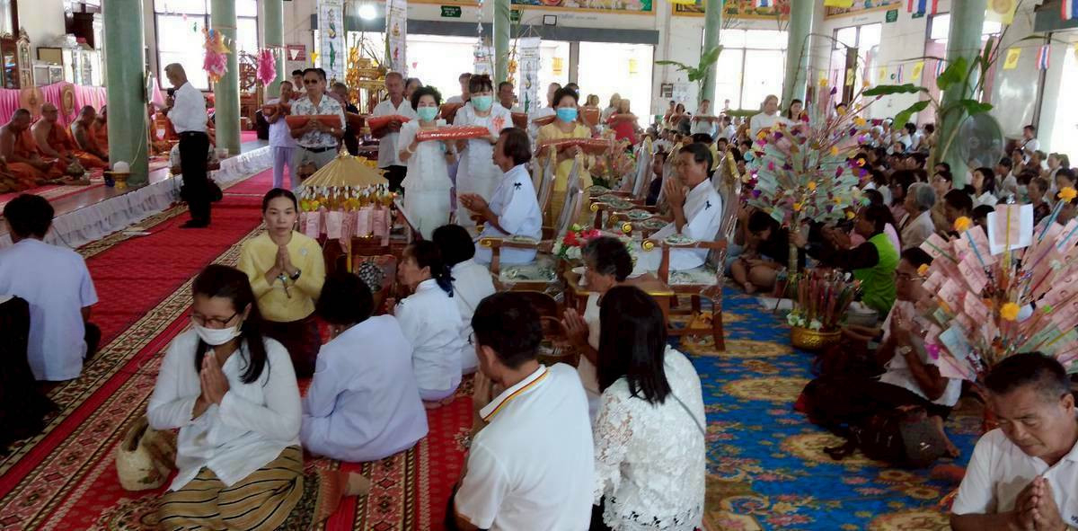 ภาพร่วมพิธีกรรมวัดโพธิ์กลาง