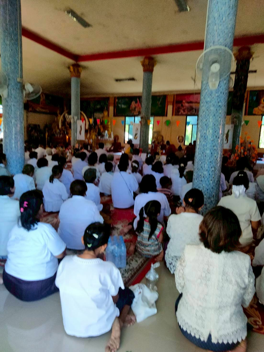 ภาพร่วมพิธีกรรมวัดศรีมงคล