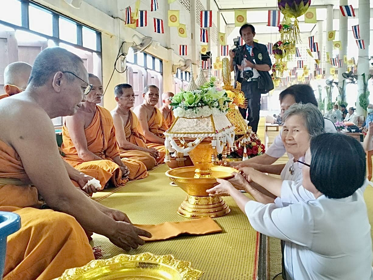 ภาพร่วมพิธีกรรมวัดแก้มอ้น