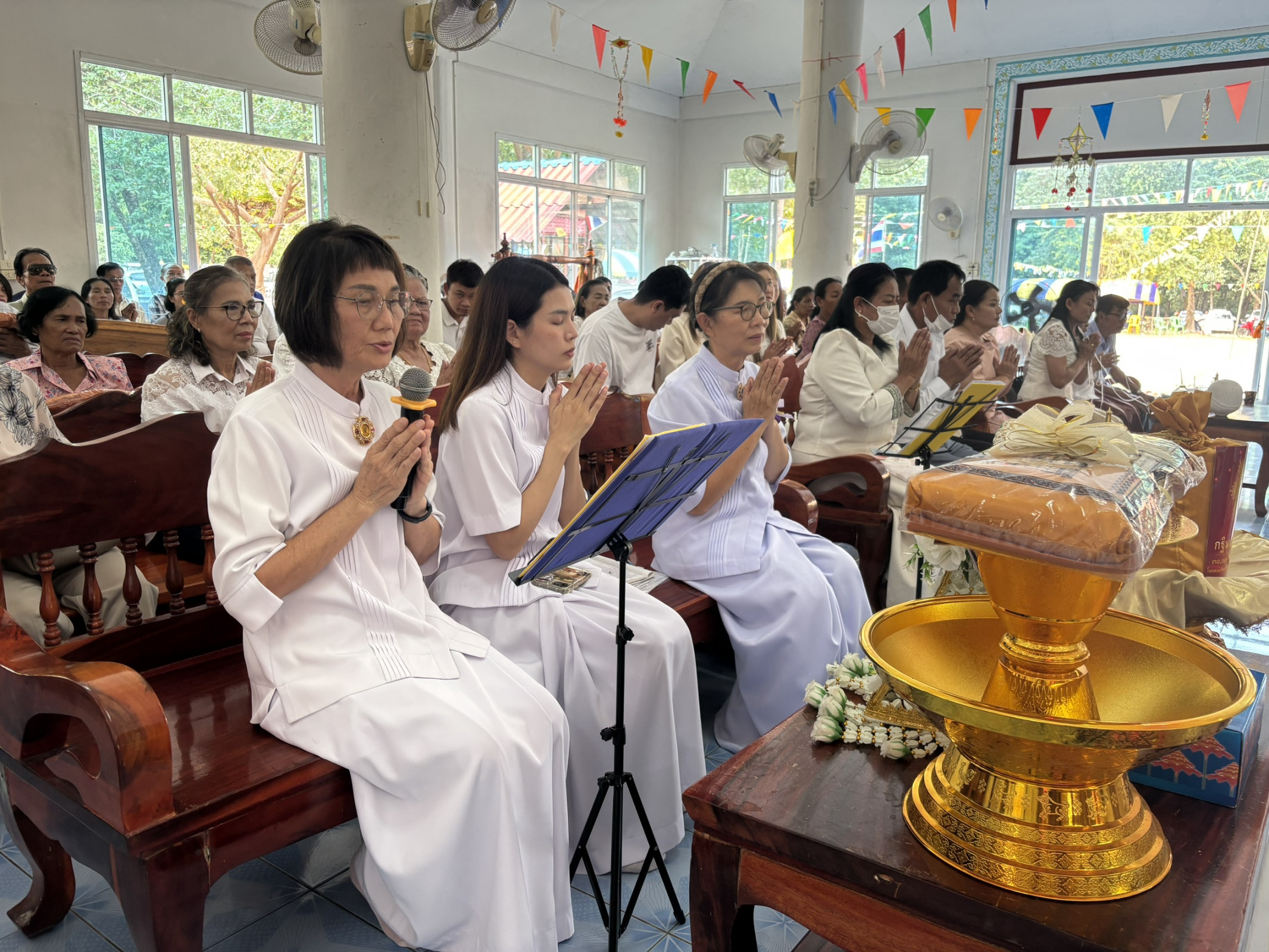 ภาพร่วมพิธีกรรมวัดคลองเตยสามัคคีธรรม