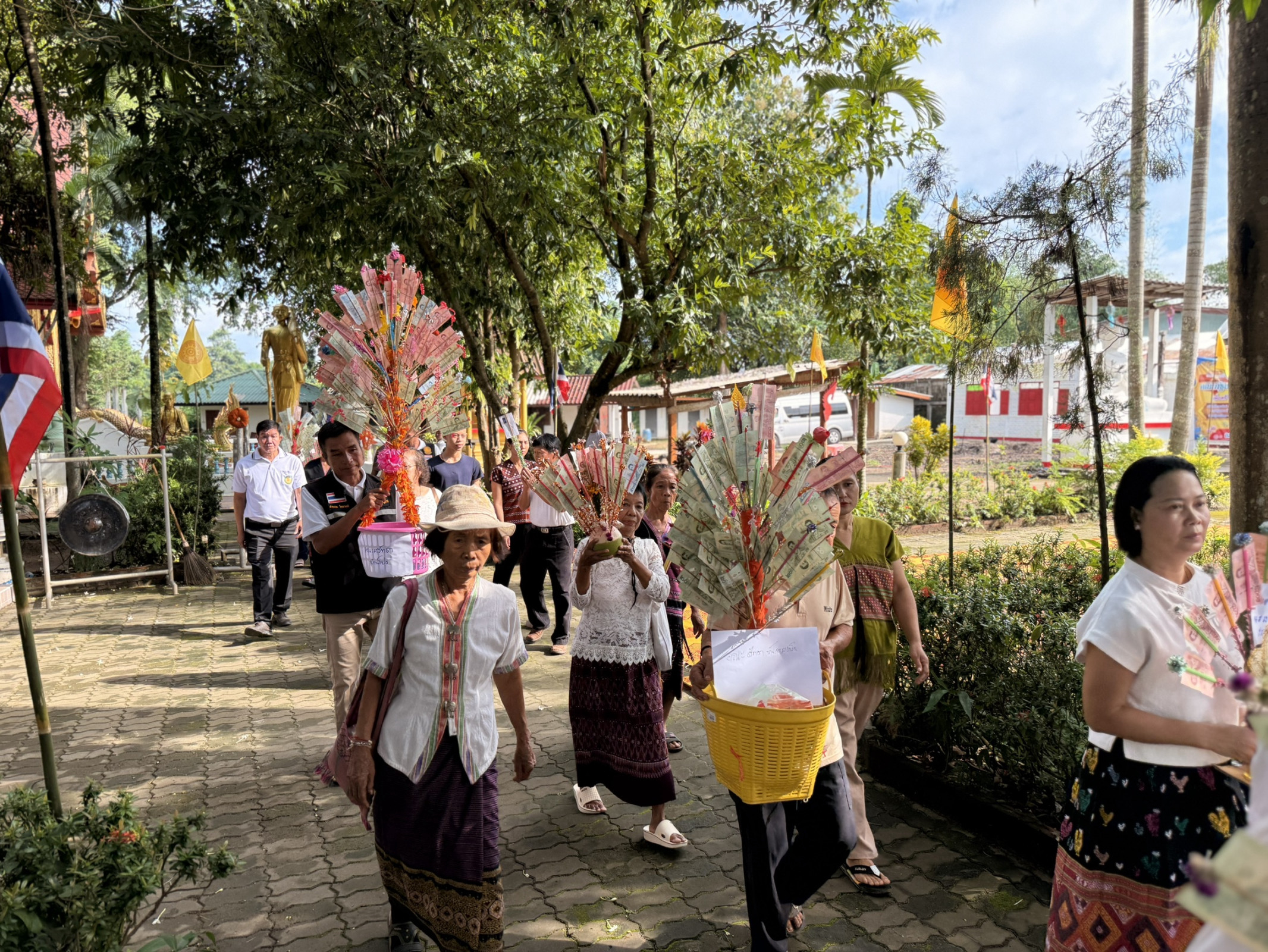 ภาพร่วมพิธีกรรมวัดบ้านโปง