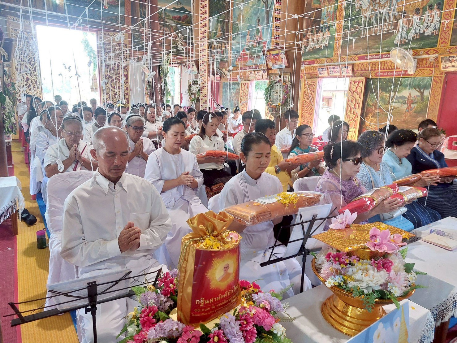 ภาพร่วมพิธีกรรมวัดบ้านทัพ