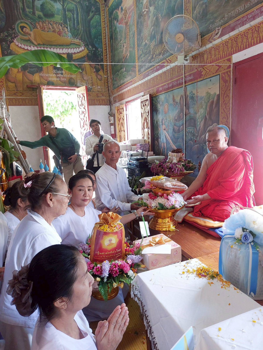 ภาพร่วมพิธีกรรมวัดบ้านทัพ