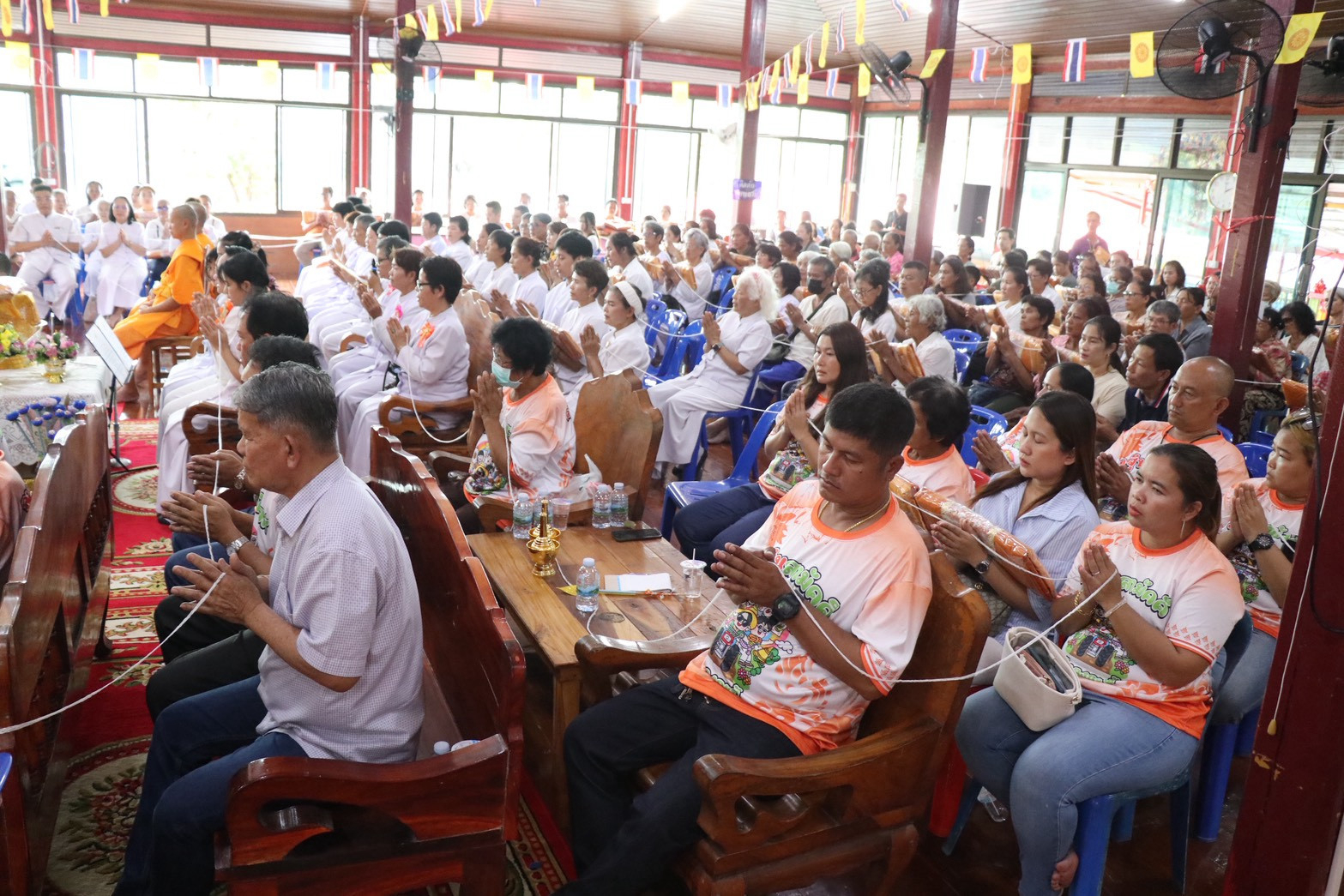 ภาพร่วมพิธีกรรมวัดดงกะพี้