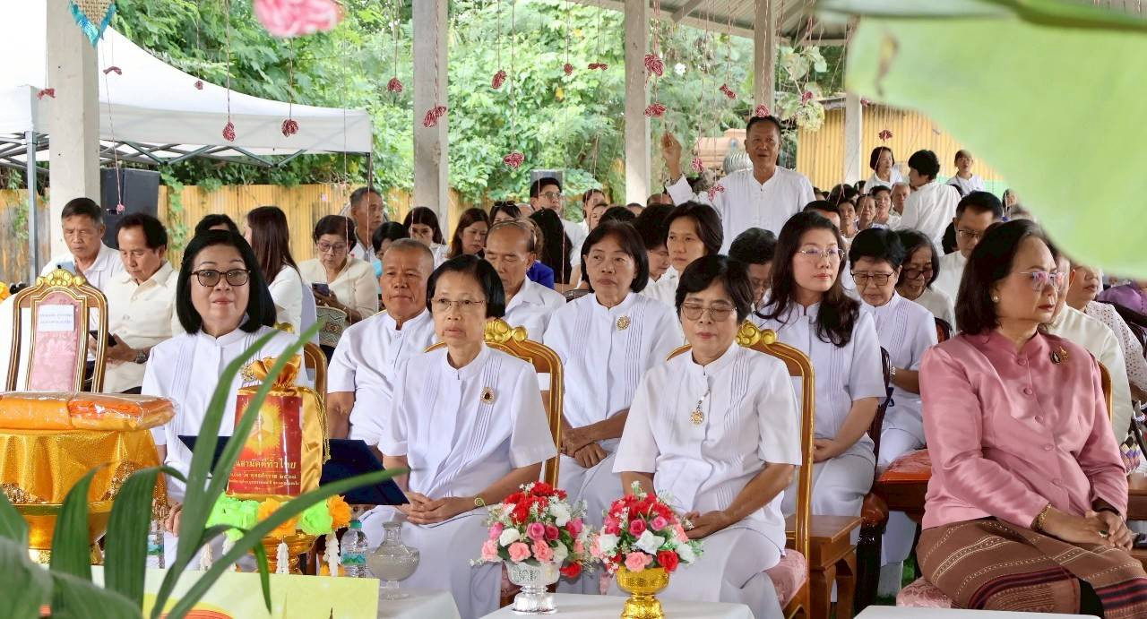 ภาพร่วมพิธีกรรมสำนักวิปัสสนากัมมัฏฐานมหาโพธิวงศาราชเขมากรสิกขาลัย