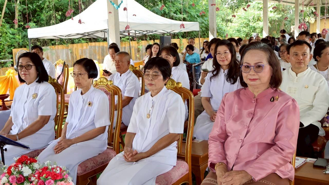 ภาพร่วมพิธีกรรมสำนักวิปัสสนากัมมัฏฐานมหาโพธิวงศาราชเขมากรสิกขาลัย