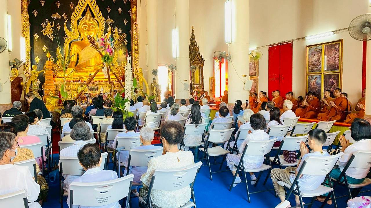 ภาพร่วมพิธีกรรมวัดชัยมงคล