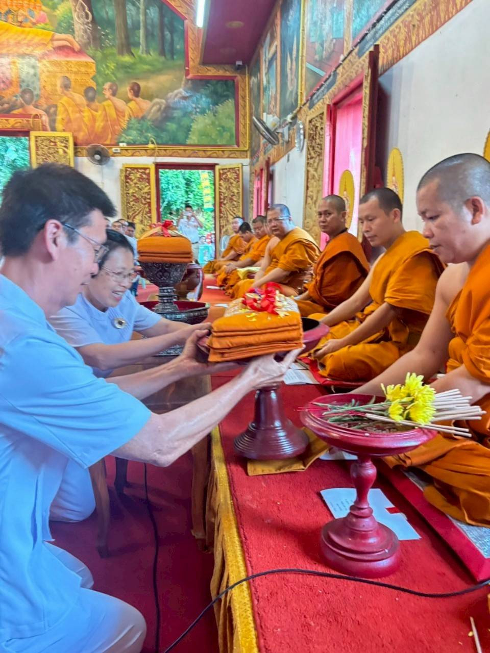 ภาพร่วมพิธีกรรมวัดน้ำโค้ง