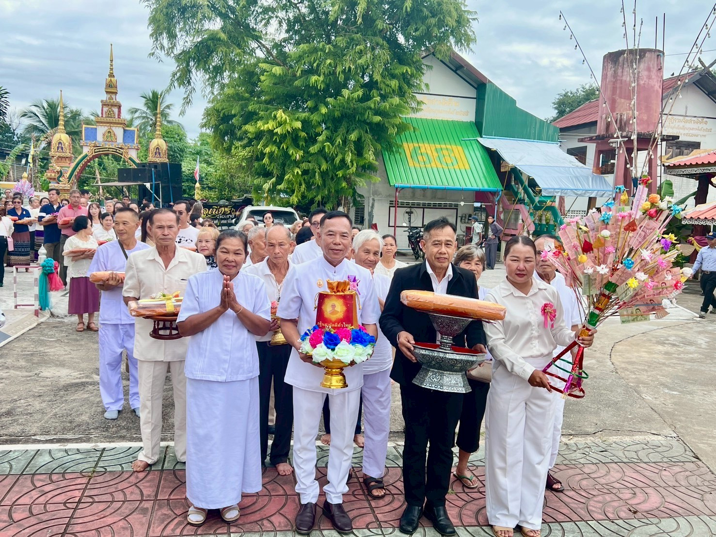 ภาพร่วมขบวนกฐินวัดวังหม้อ