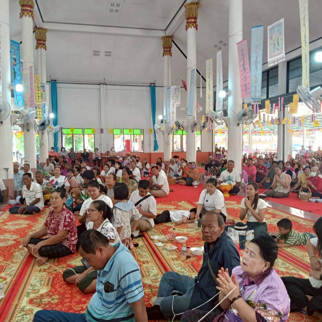 ภาพร่วมพิธีกรรมวัดบ้านนา