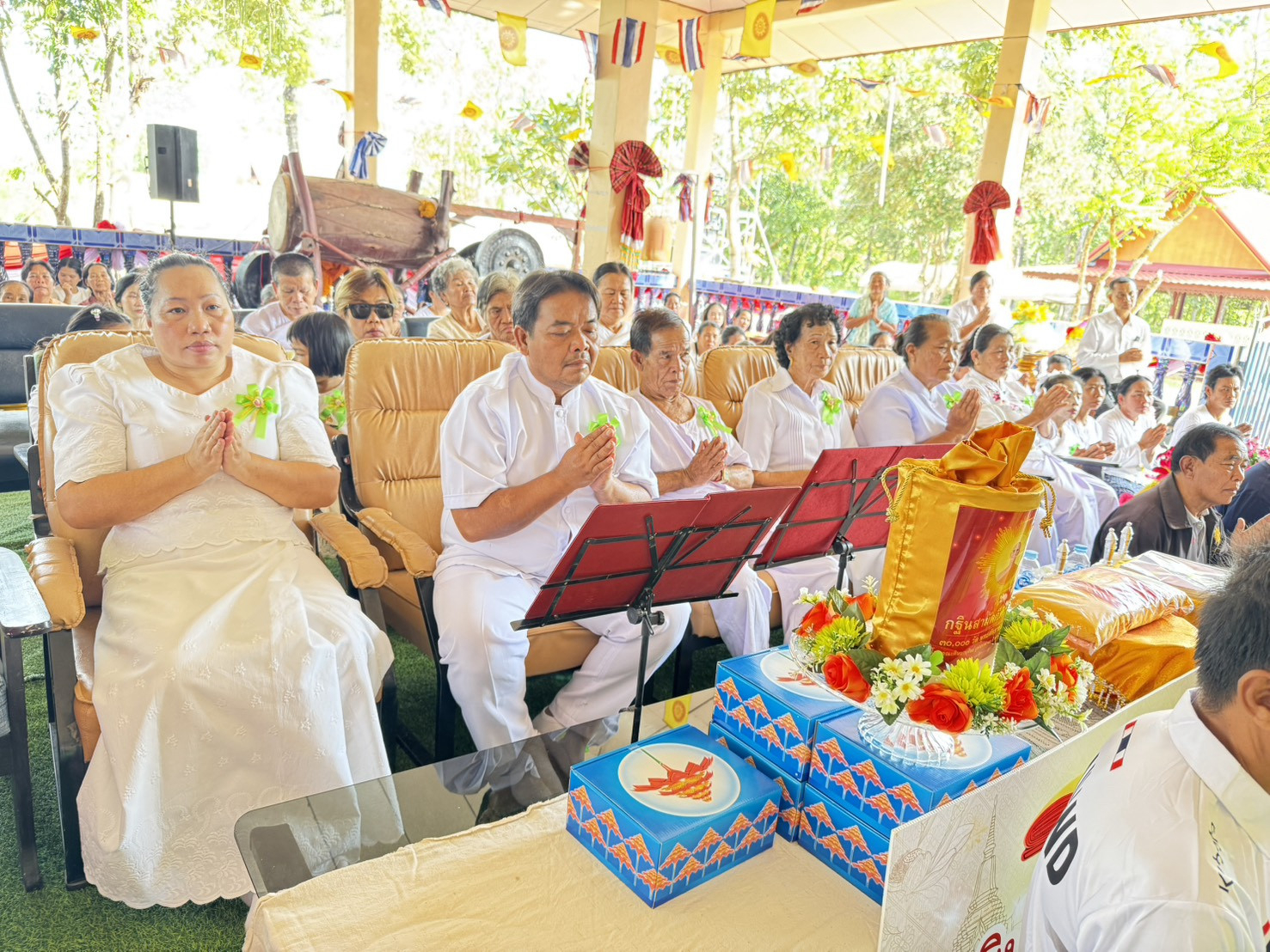 ภาพร่วมพิธีกรรมวัดบ้านบะยาวน้อย