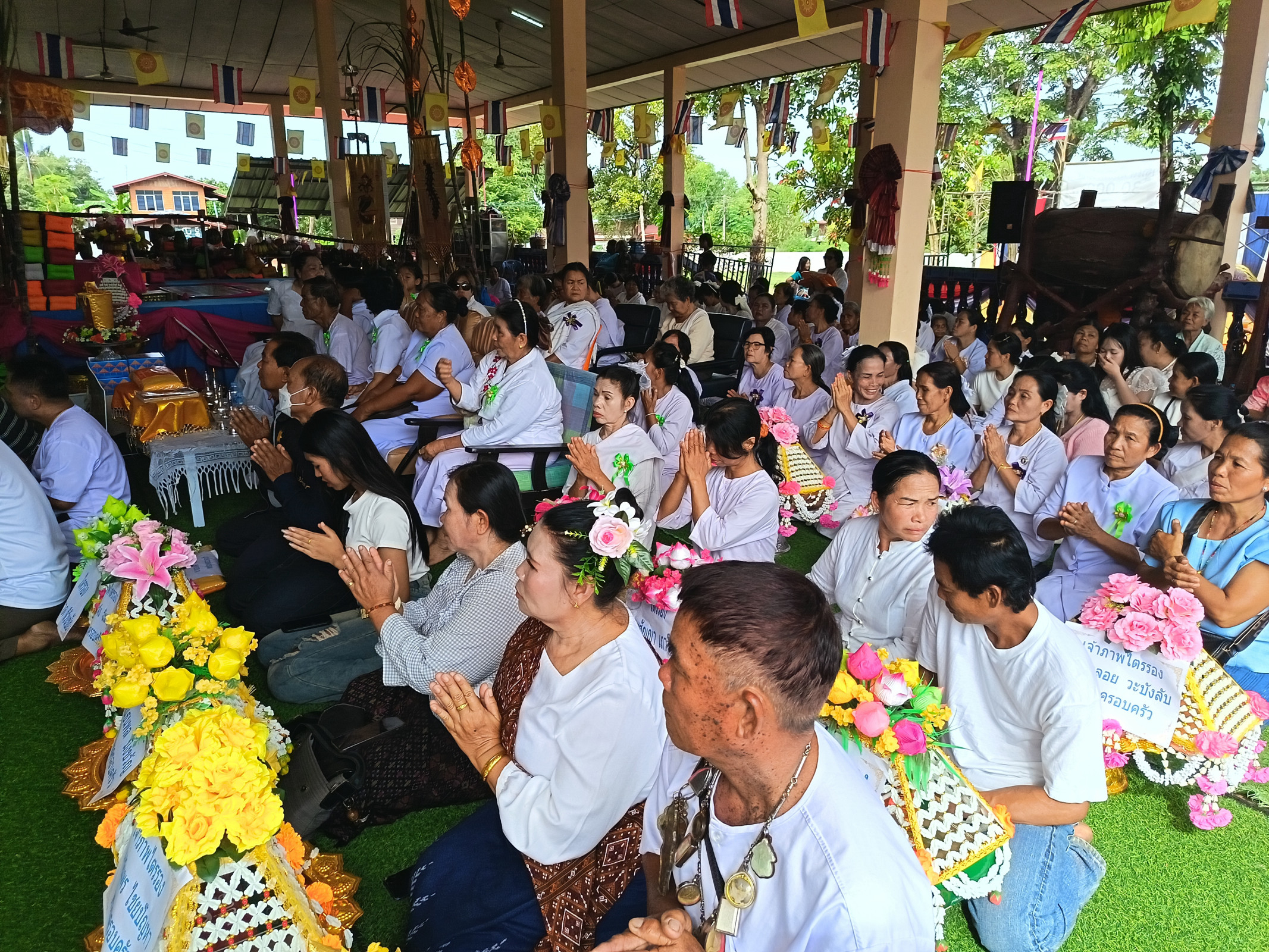 ภาพร่วมพิธีกรรมวัดบ้านบะยาวน้อย