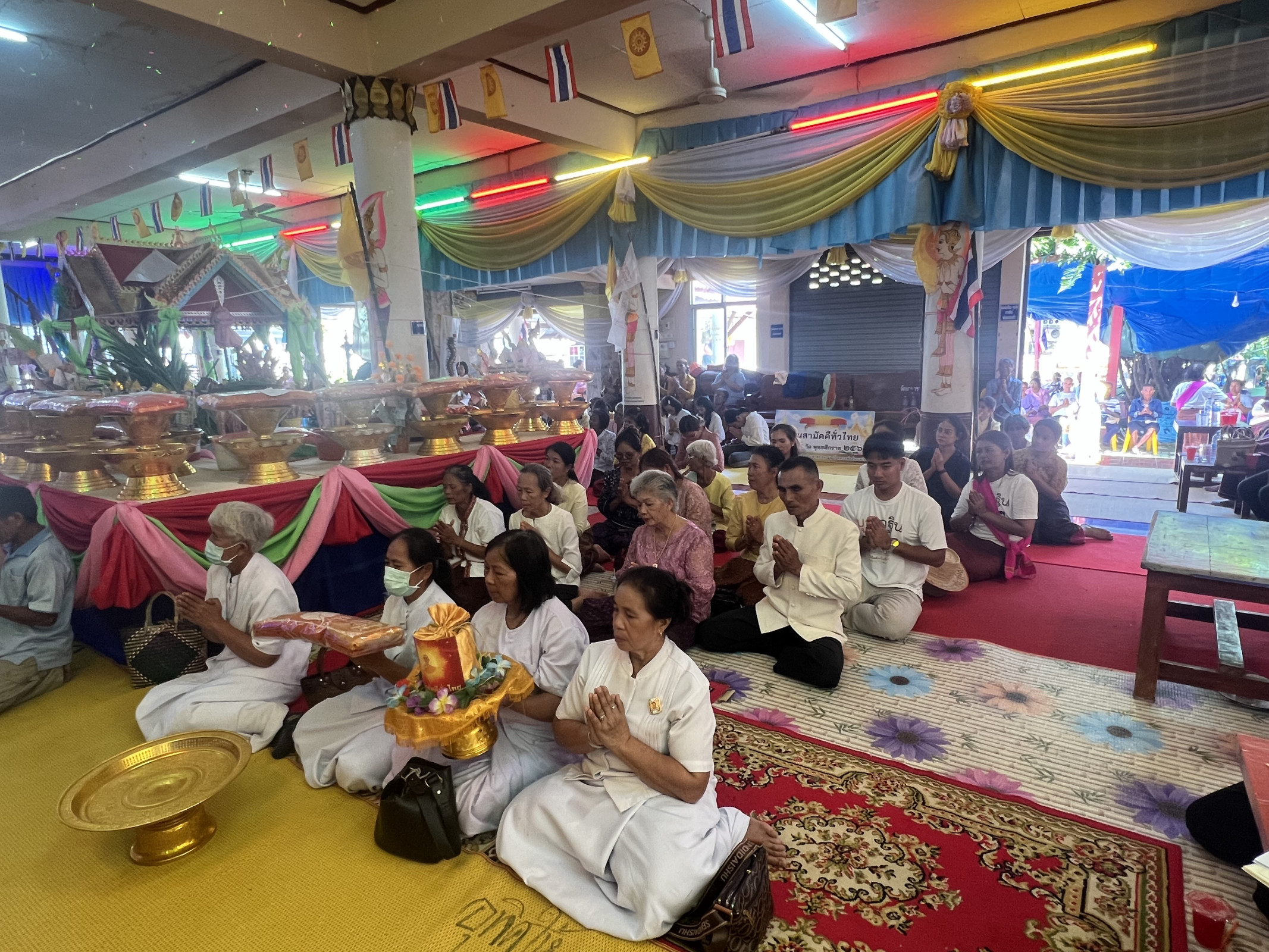 ภาพร่วมพิธีกรรมวัดเกตุวราราม
