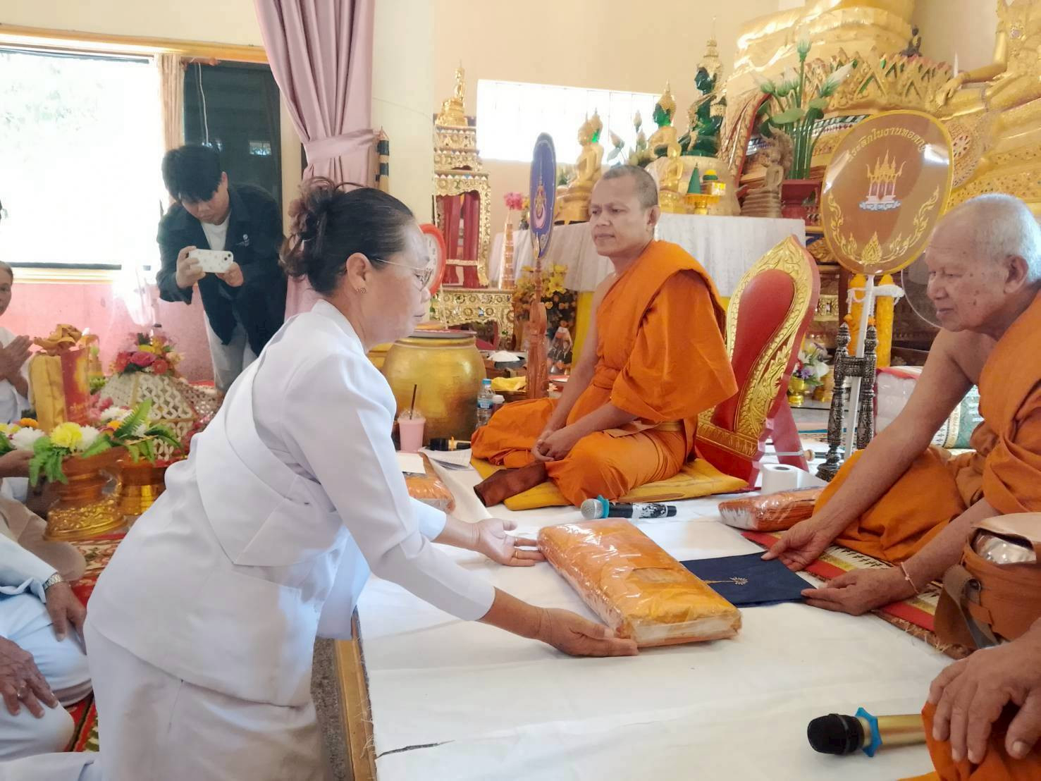 ภาพร่วมพิธีกรรมวัดสระกัญญาราช