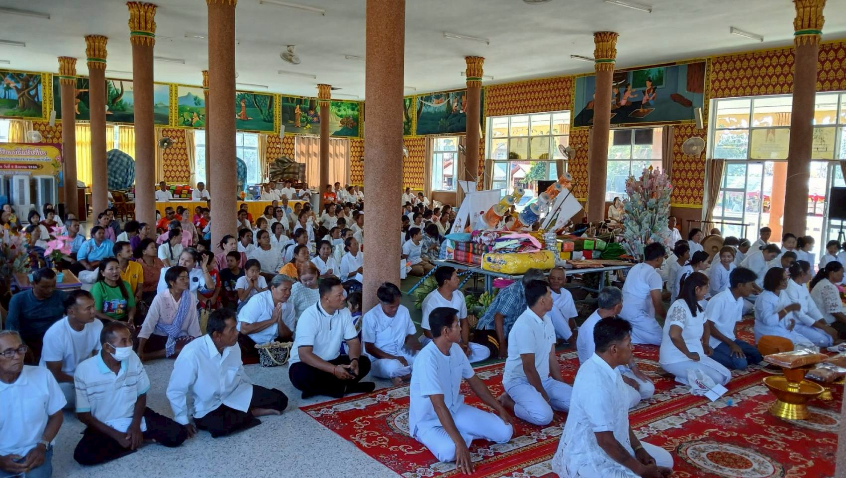 ภาพร่วมพิธีกรรมวัดทุ่งสว่าง