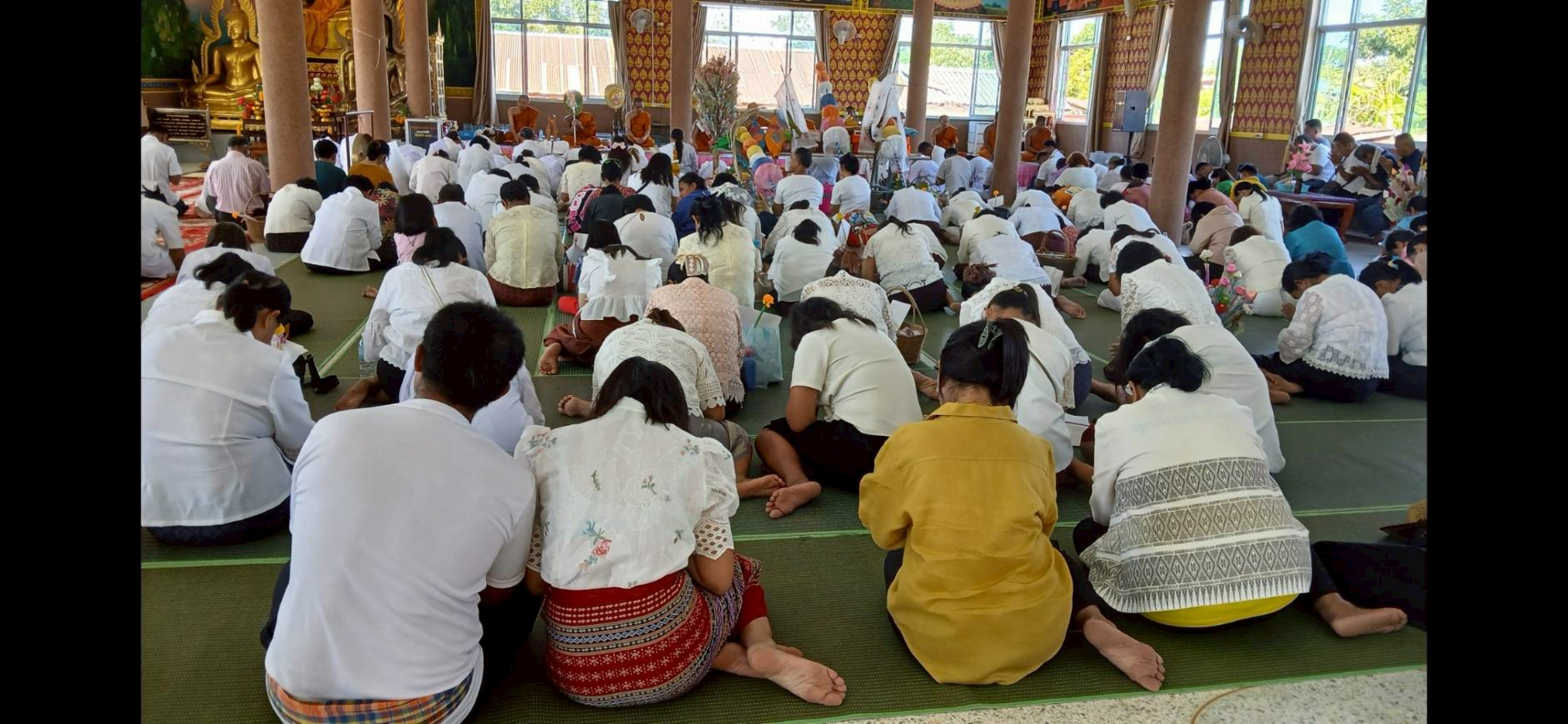 ภาพร่วมพิธีกรรมวัดทุ่งสว่าง