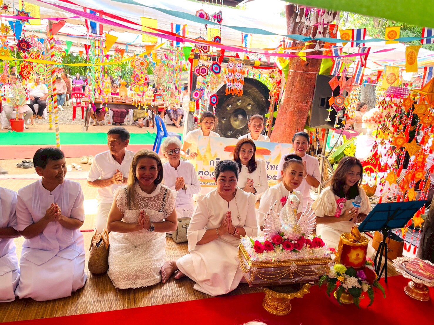 ภาพร่วมพิธีกรรมวัดดอกบัวบาน