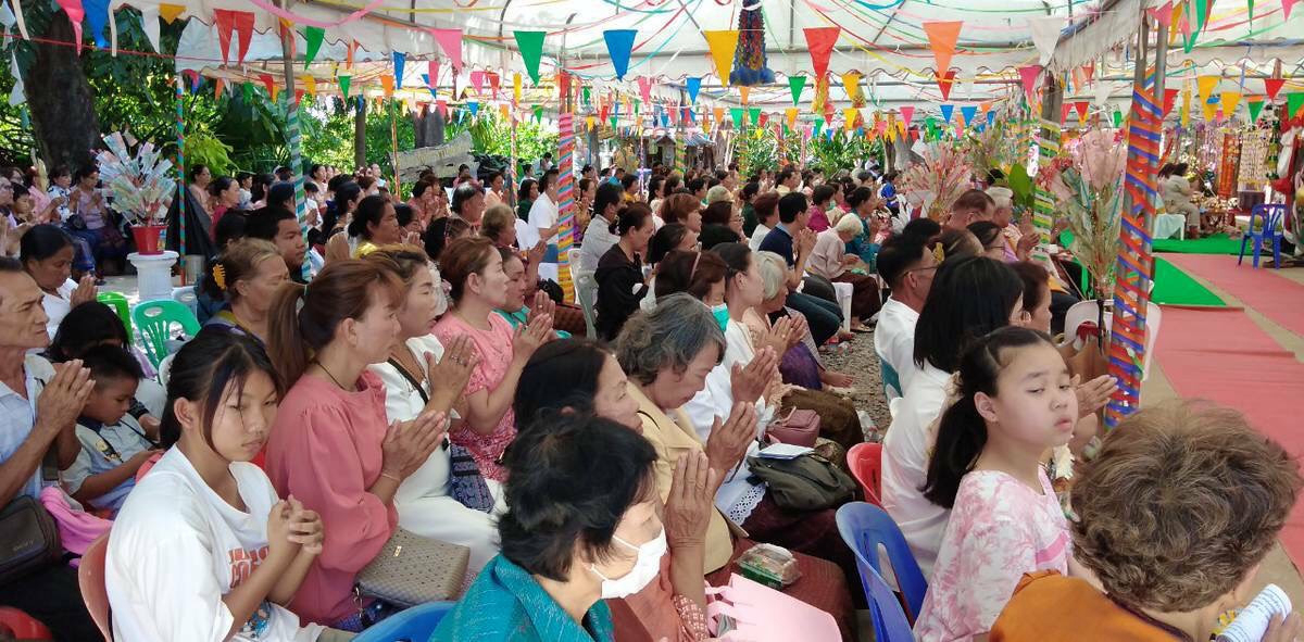 ภาพร่วมพิธีกรรมวัดดอกบัวบาน