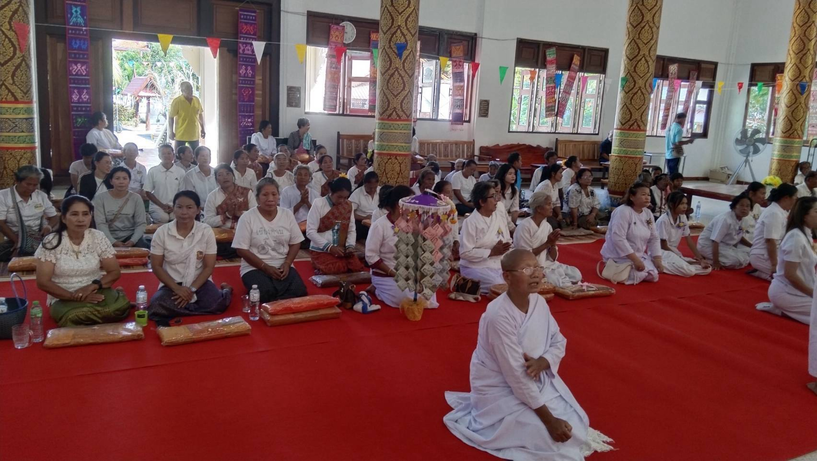 ภาพร่วมพิธีกรรมวัดห้วยซ้อ