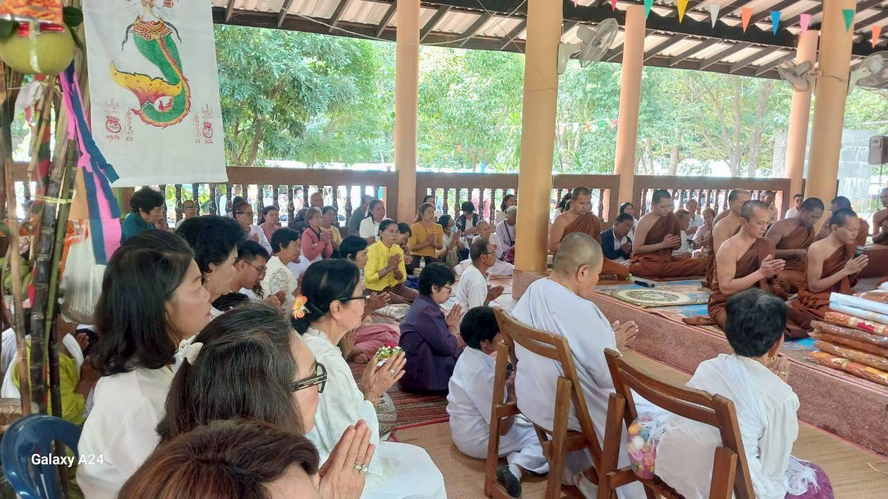 ภาพร่วมพิธีกรรมวัดป่าภูน้ำป๊อก