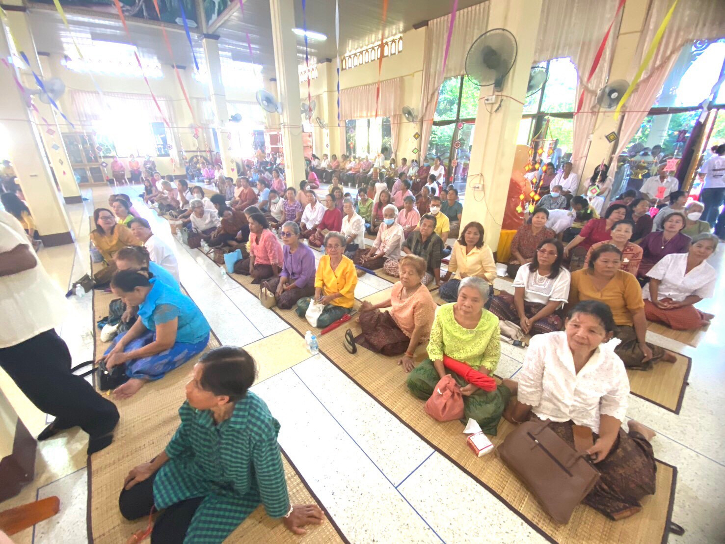 ภาพร่วมพิธีกรรมวัดกลางบุรี