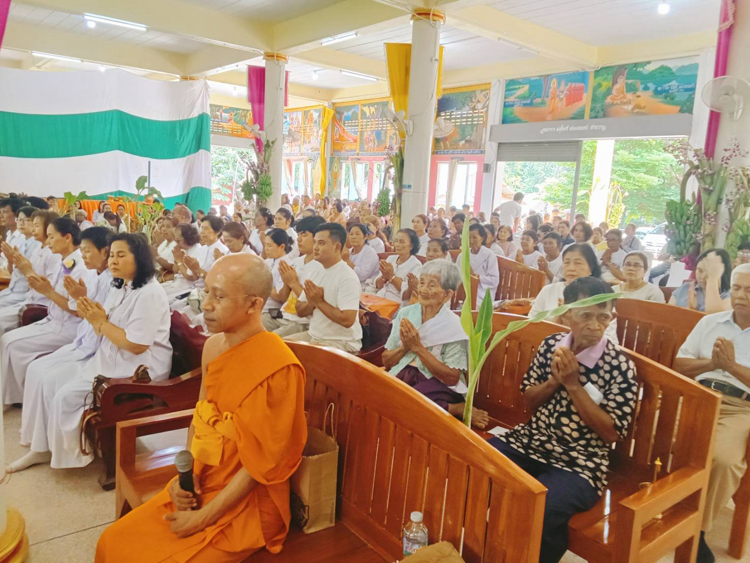 ภาพร่วมพิธีกรรมวัดไพรงาม