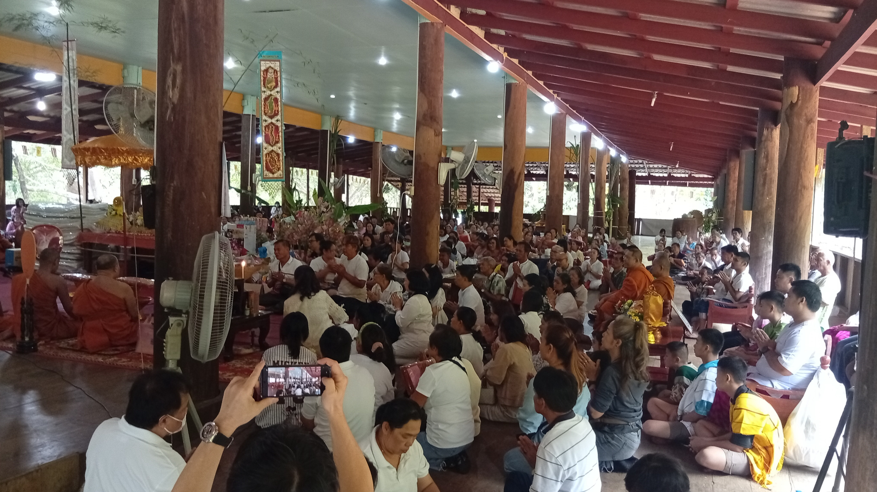 ภาพร่วมพิธีกรรมวัดถ้ำองจุ