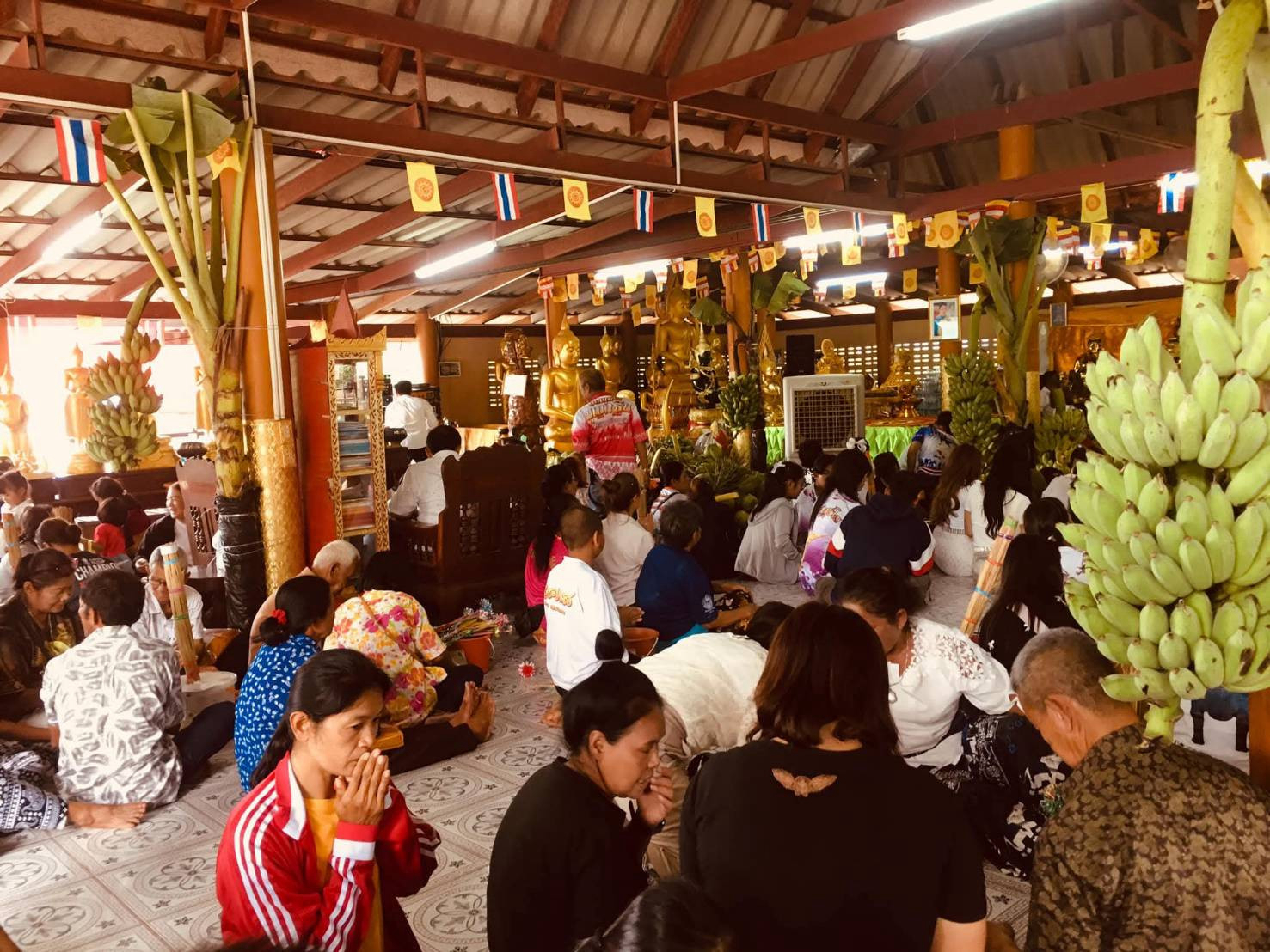 ภาพร่วมพิธีกรรมวัดเกาะบุก