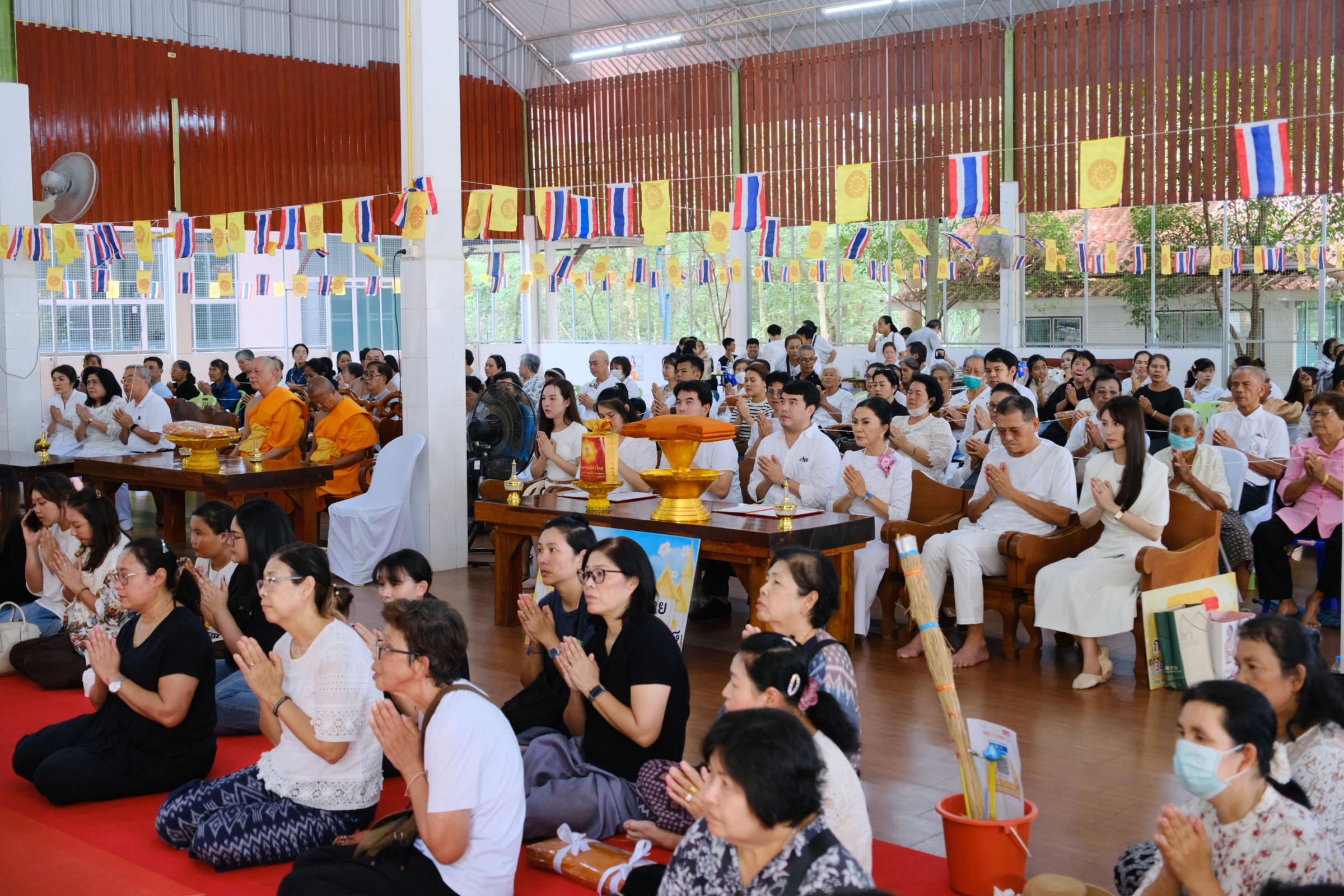 ภาพร่วมพิธีกรรมวัดเขาพริกพนาราม