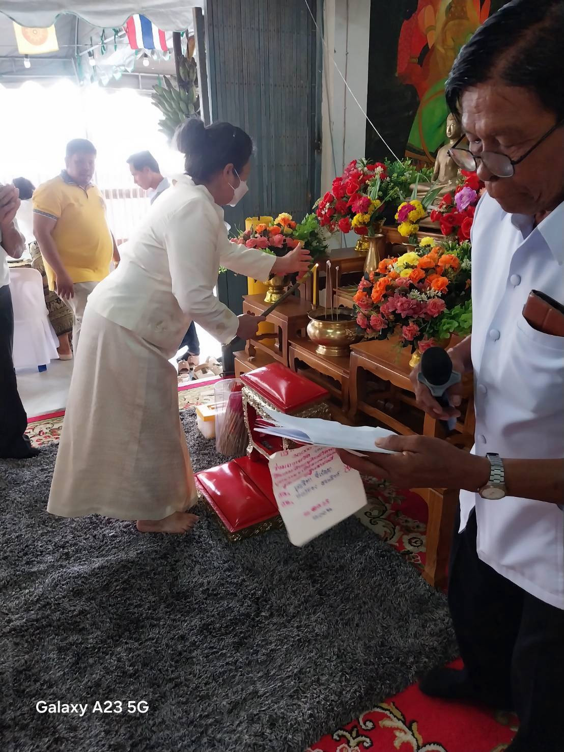 ภาพการถวายปัจจัยวัดหนองม่วง